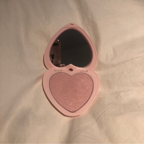 LE Colourpop Highlighter “Love Struck” - Picture 1 of 3